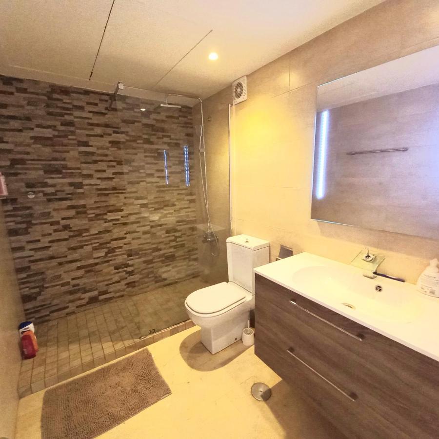 Bedroom, With A Share Bathroom In A Bed And Breakfast Place Málaga Exterior foto