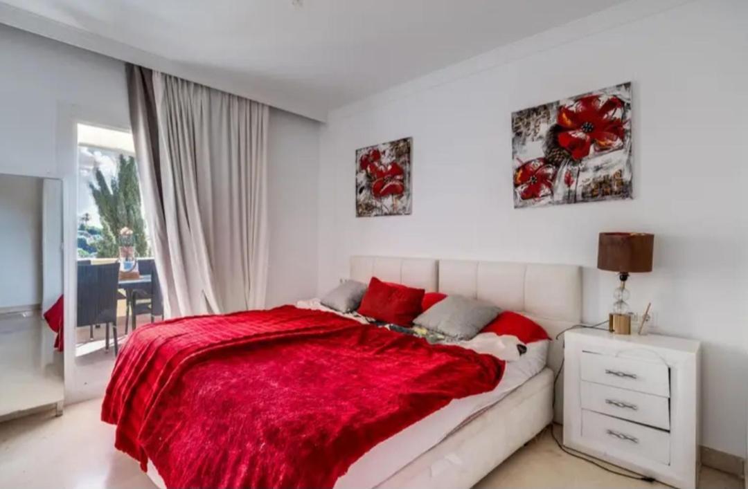 Bedroom, With A Share Bathroom In A Bed And Breakfast Place Málaga Exterior foto