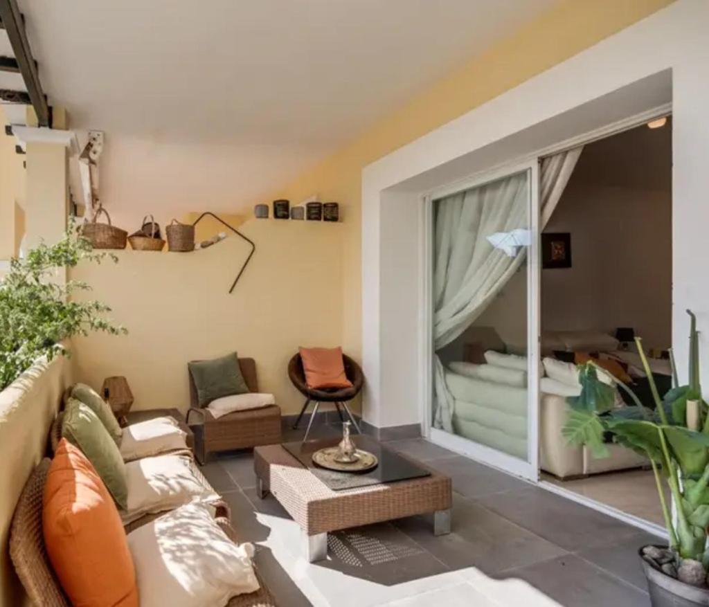 Bedroom, With A Share Bathroom In A Bed And Breakfast Place Málaga Exterior foto
